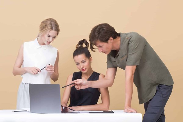 Guide complet : Comment trouver un stage d'immersion professionnel ?